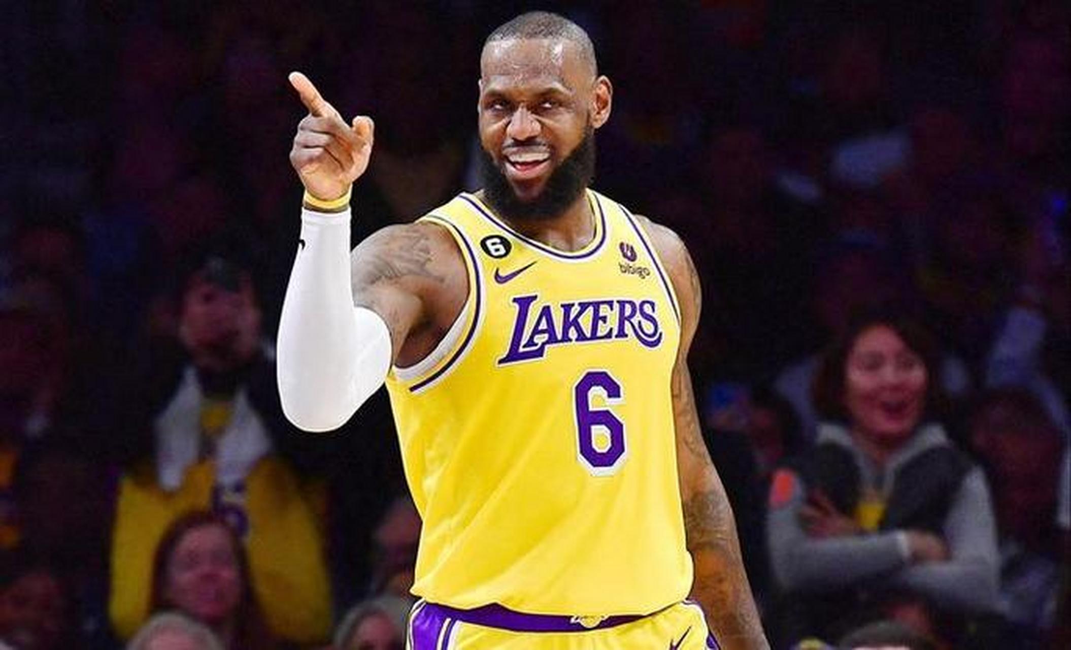 尼克斯翻盘黄蜂,詹姆斯打破历史纪录 尼克斯翻盘黄蜂,詹姆斯打破历史纪录