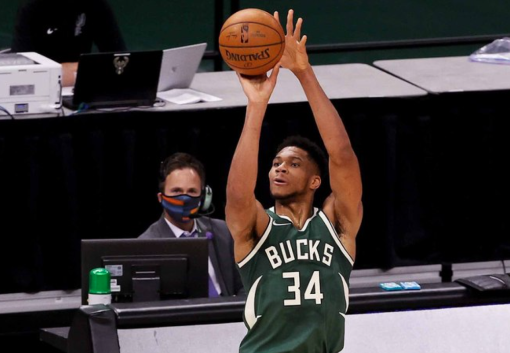 太阳客场逆转马刺，约翰逊成为关键先生