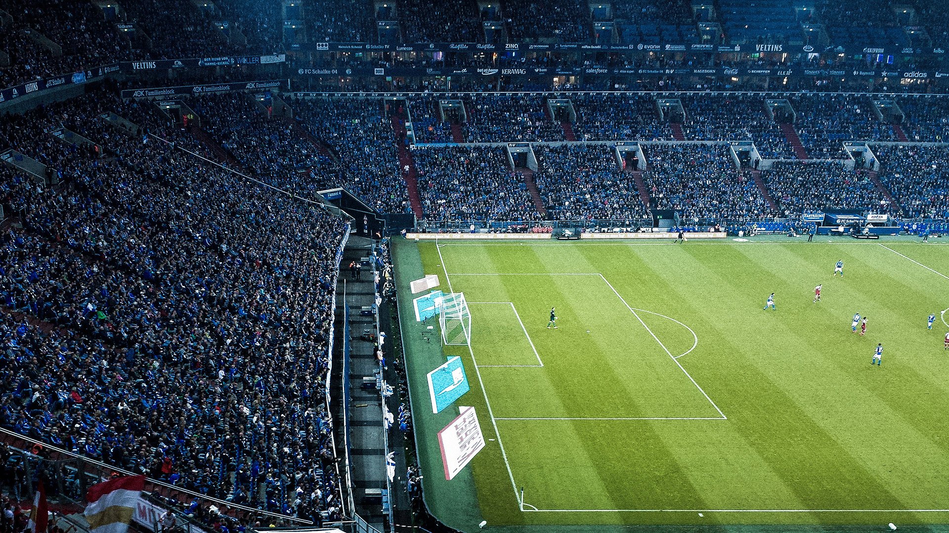 京城铁骑踏破广厦，季后赛首战显统治力