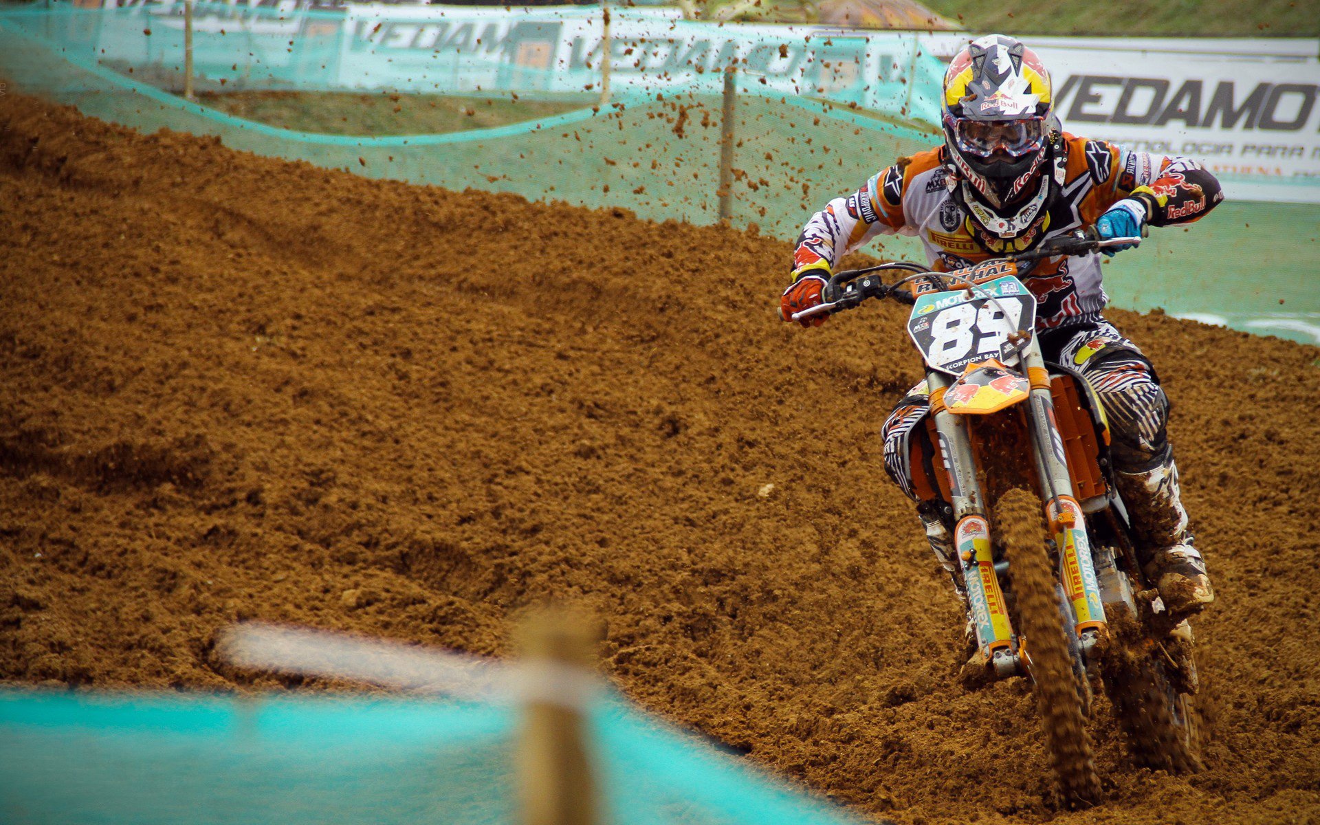 篮球世界的双重奏,广东提前终结悬念,布伦森德比夜接管舞台